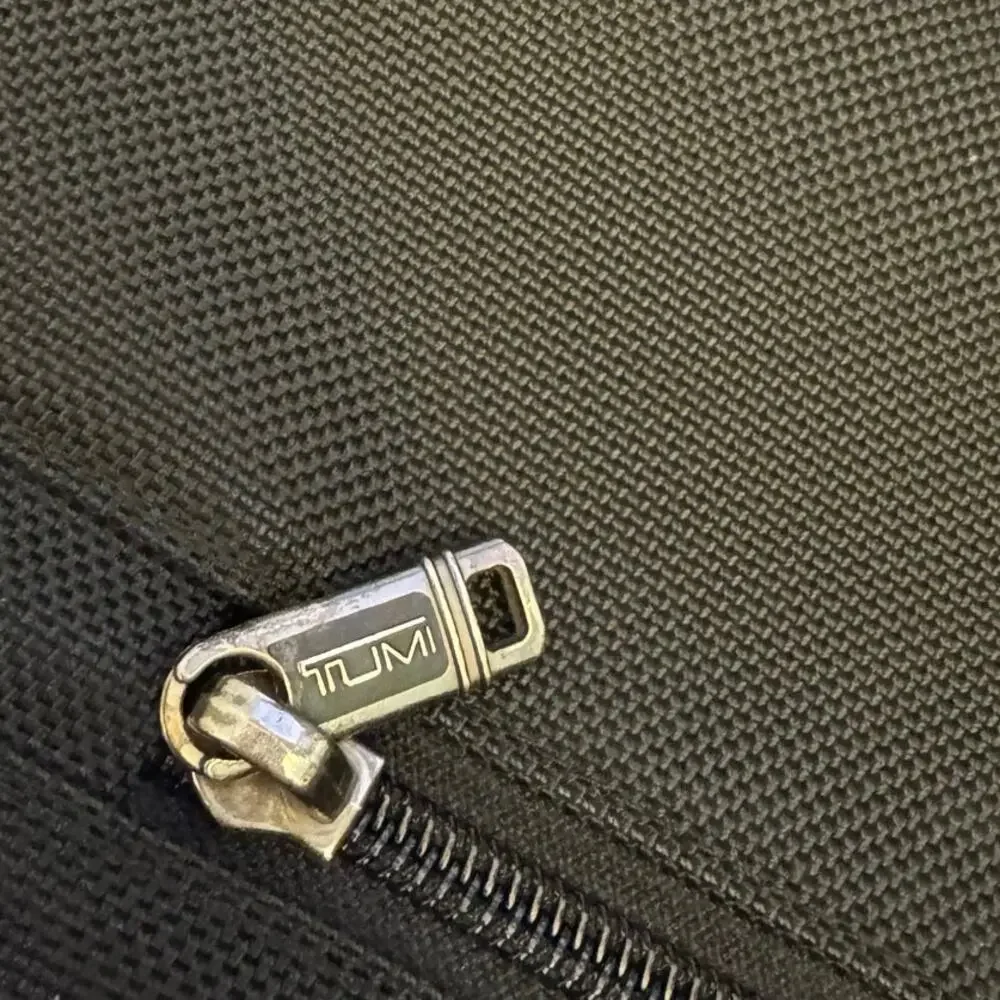 TUMI Alpha 26193D4 Laptop Briefcase Messenger Bag Black Shoulder Strap work bag